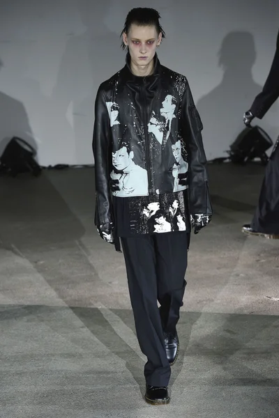 Look 11